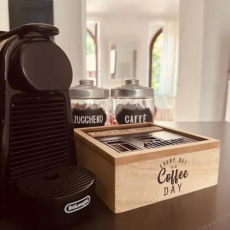 Contessa Reina Daire *