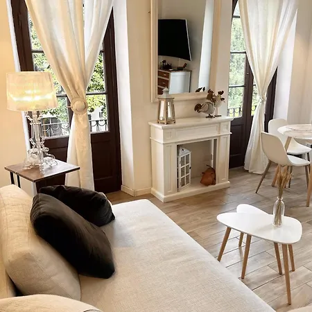 Contessa Reina Apartment Como